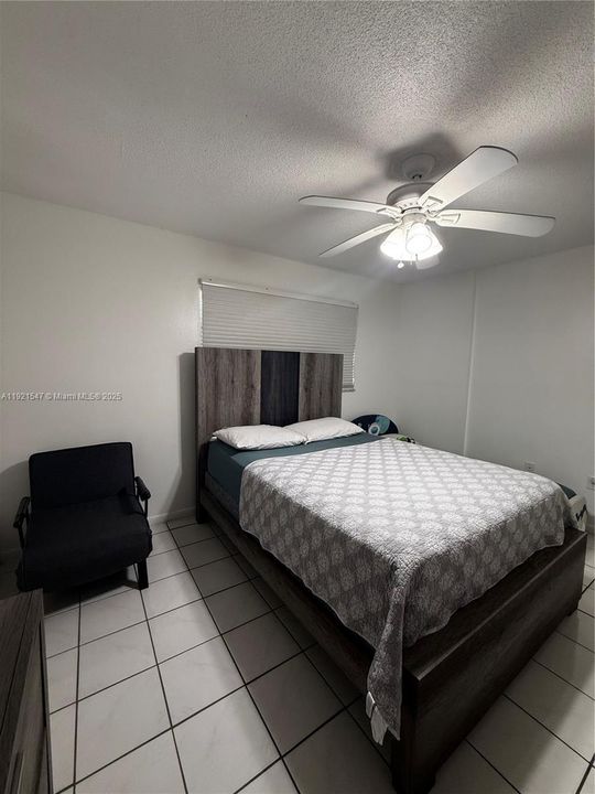 Active With Contract: $185,000 (1 beds, 1 baths, 700 Square Feet)