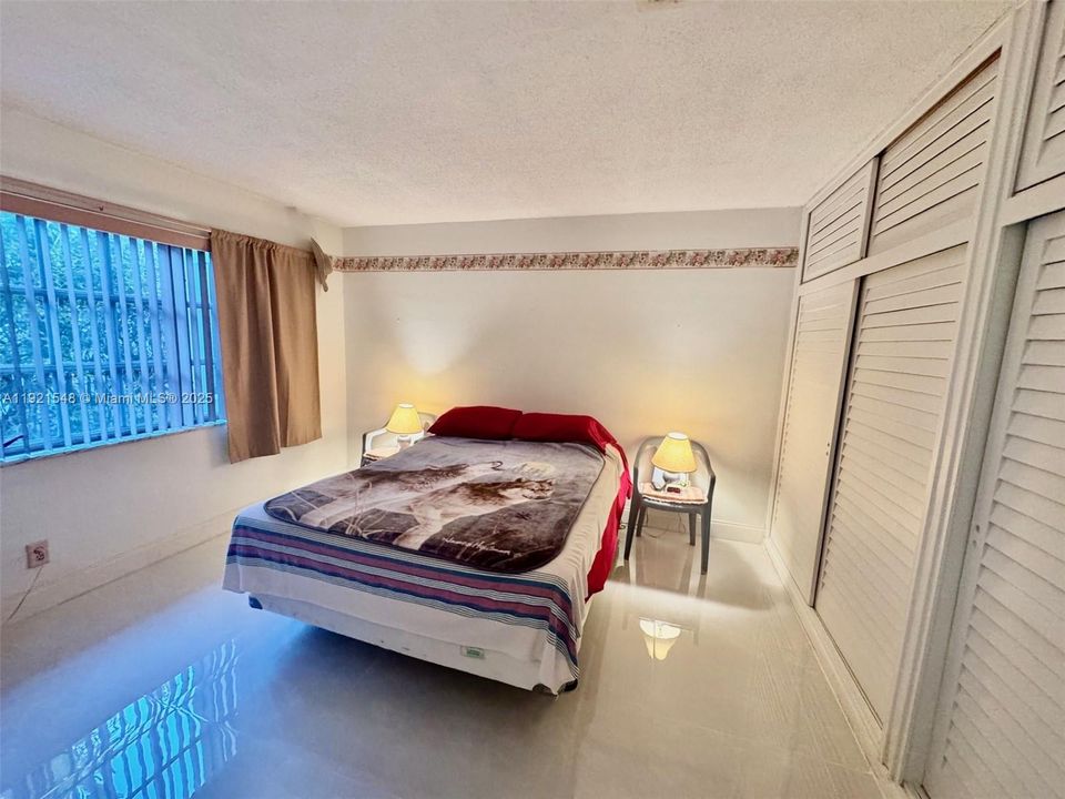 待售: $187,000 (1 贝兹, 1 浴室, 680 平方英尺)