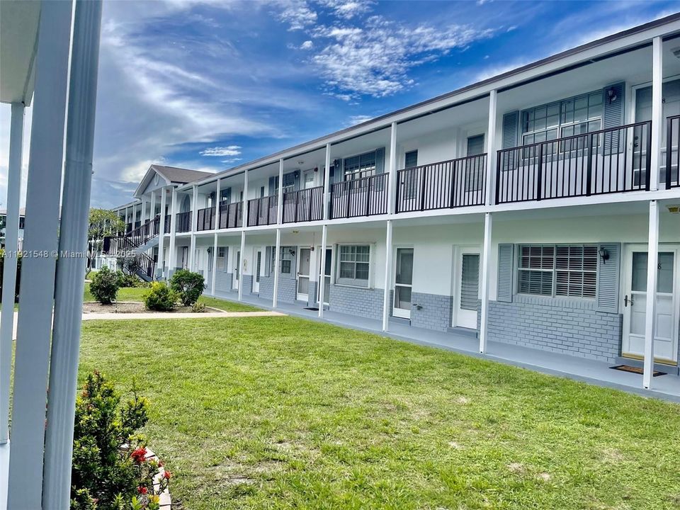 待售: $187,000 (1 贝兹, 1 浴室, 680 平方英尺)