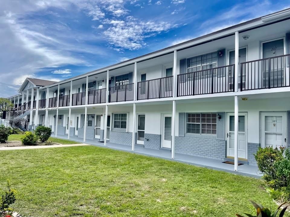 待售: $187,000 (1 贝兹, 1 浴室, 680 平方英尺)