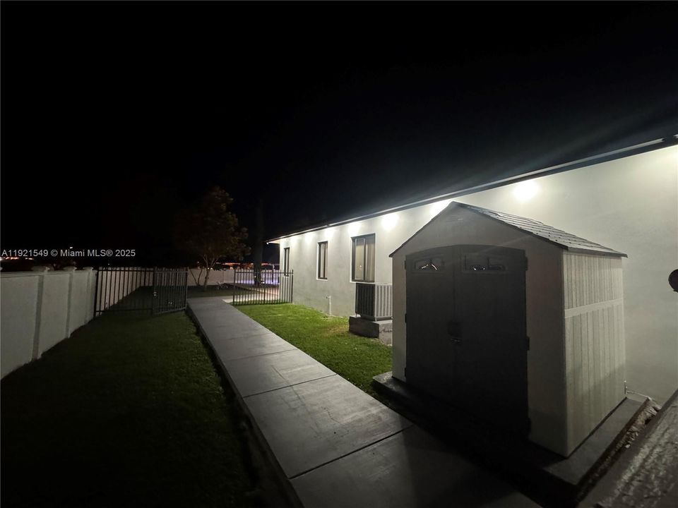 На продажу: $2,399,000 (4 спален, 3 ванн, 2654 Квадратных фут)