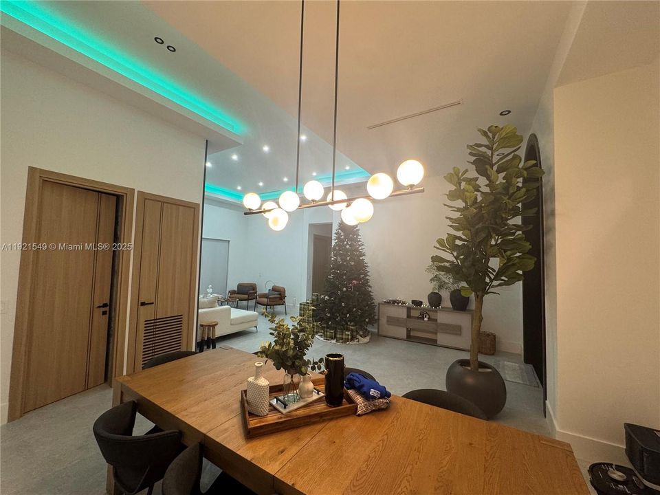 На продажу: $2,399,000 (4 спален, 3 ванн, 2654 Квадратных фут)