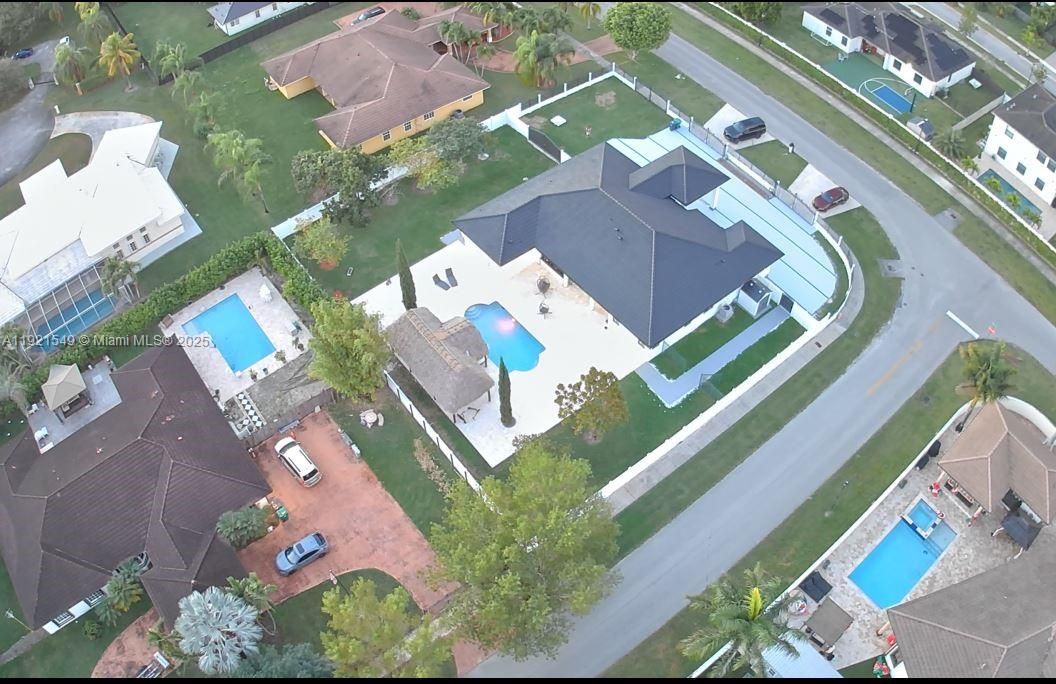 На продажу: $2,399,000 (4 спален, 3 ванн, 2654 Квадратных фут)