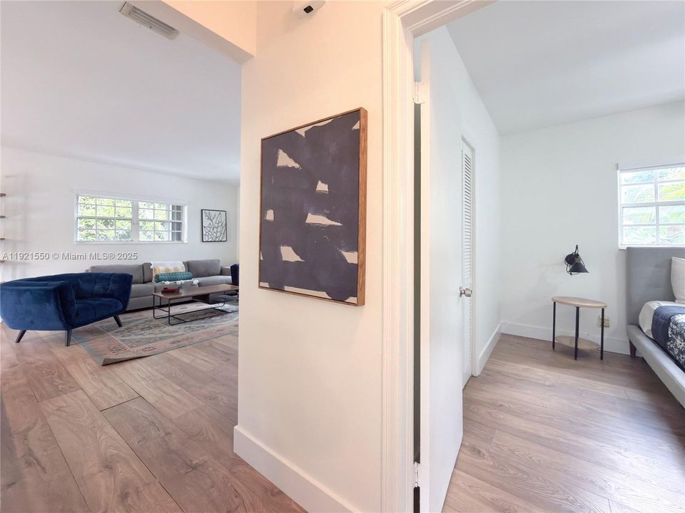 Activo con contrato: $3,200 (2 camas, 1 baños, 875 Pies cuadrados)