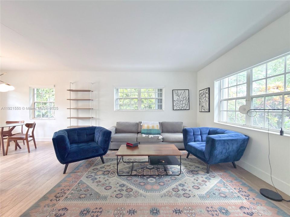 Activo con contrato: $3,200 (2 camas, 1 baños, 875 Pies cuadrados)