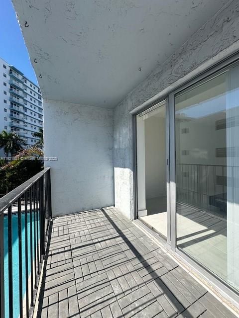 Recently Rented: $2,400 (1 beds, 1 baths, 581 Square Feet)