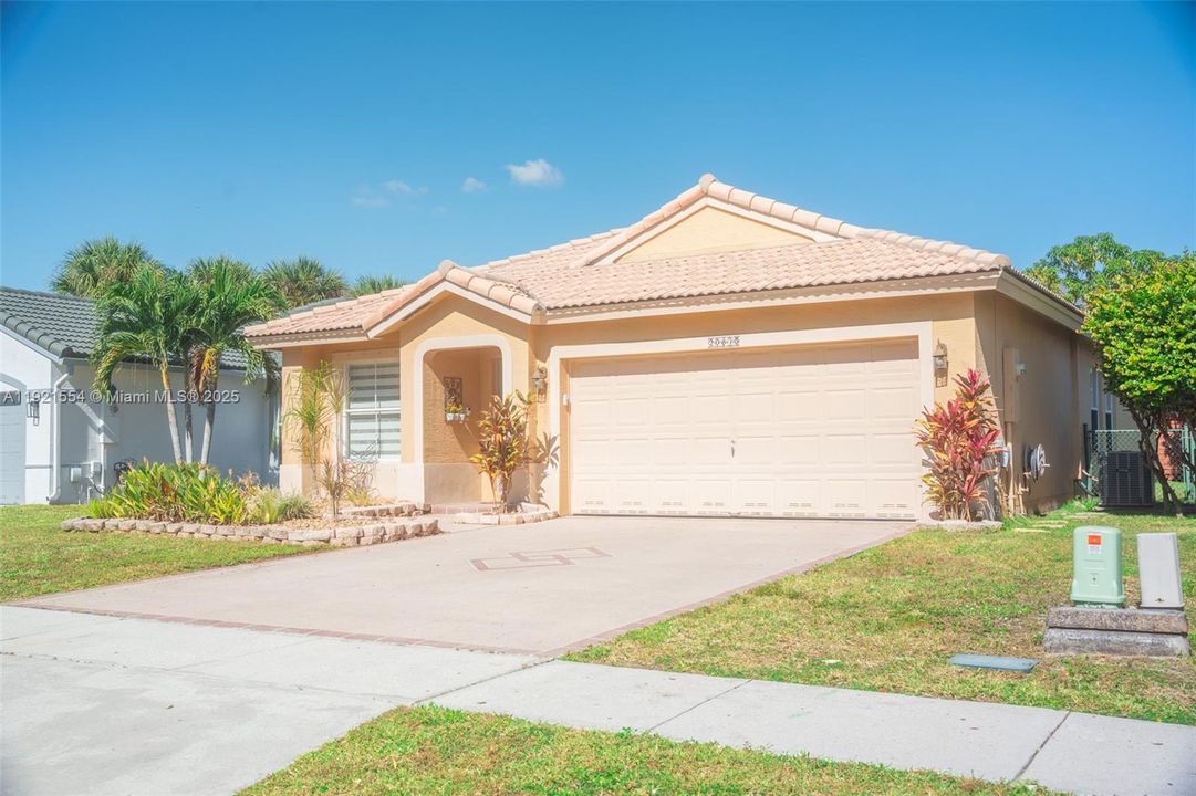 出租: $4,150 (3 贝兹, 2 浴室, 1859 平方英尺)