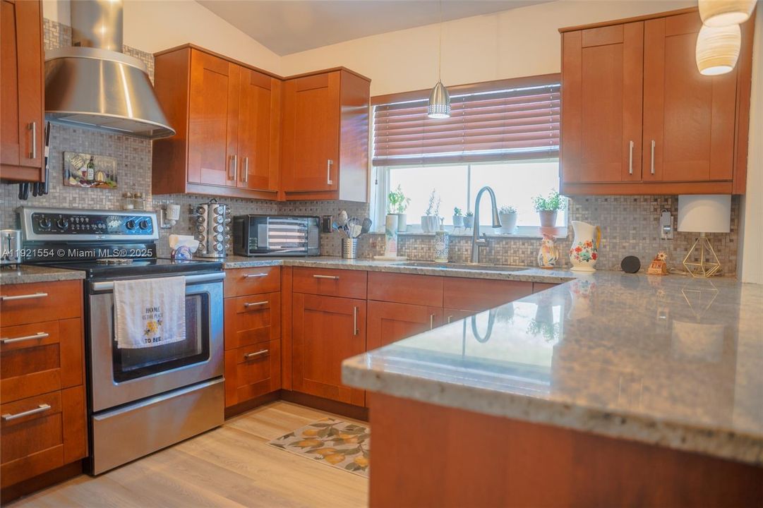 出租: $4,150 (3 贝兹, 2 浴室, 1859 平方英尺)