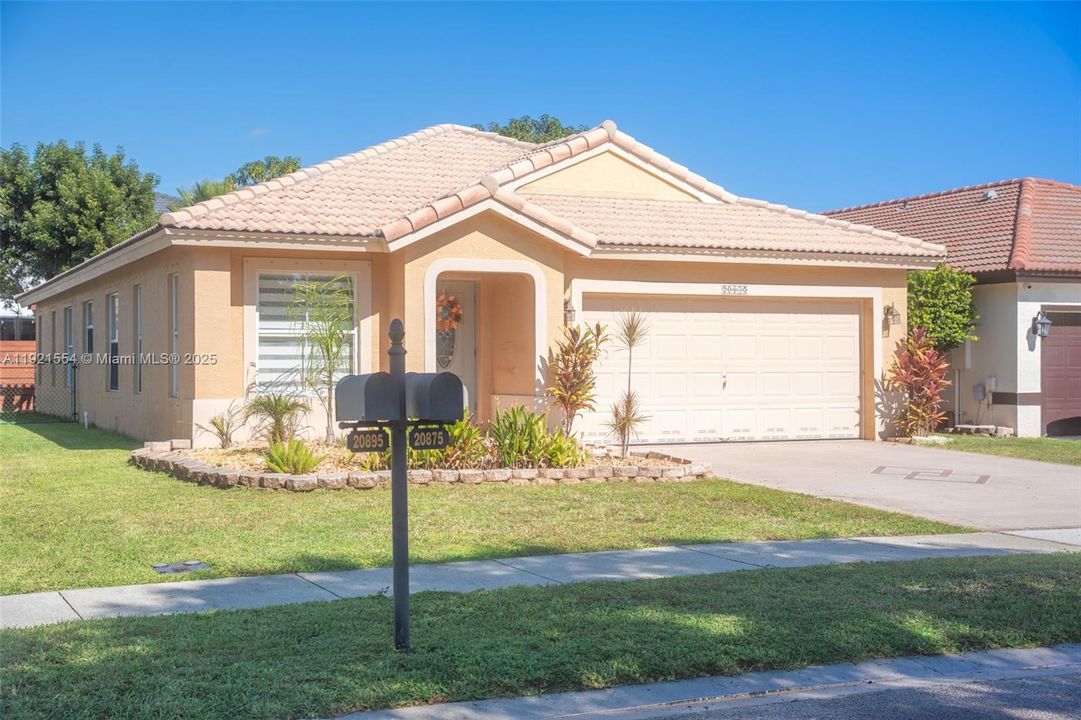 出租: $4,150 (3 贝兹, 2 浴室, 1859 平方英尺)