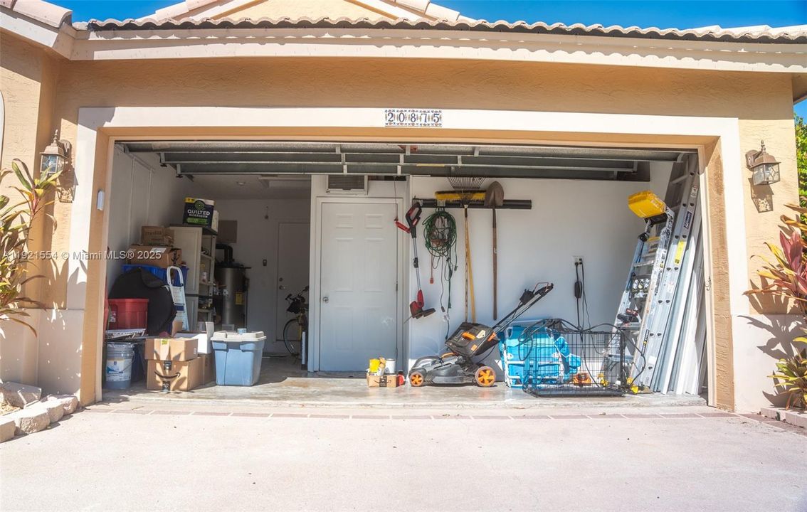 出租: $4,150 (3 贝兹, 2 浴室, 1859 平方英尺)