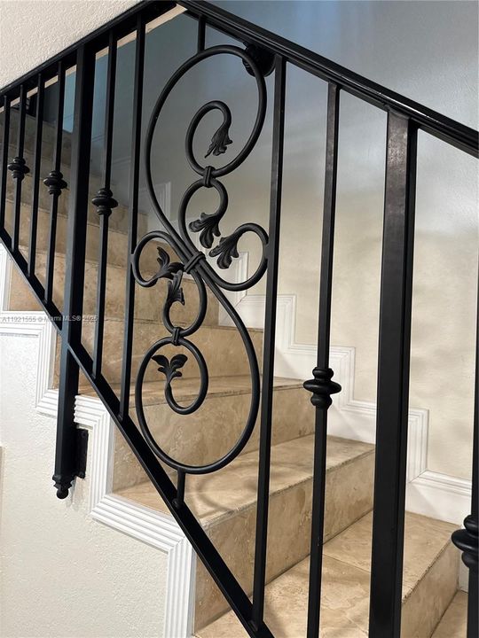 На продажу: $385,000 (2 спален, 1 ванн, 1012 Квадратных фут)