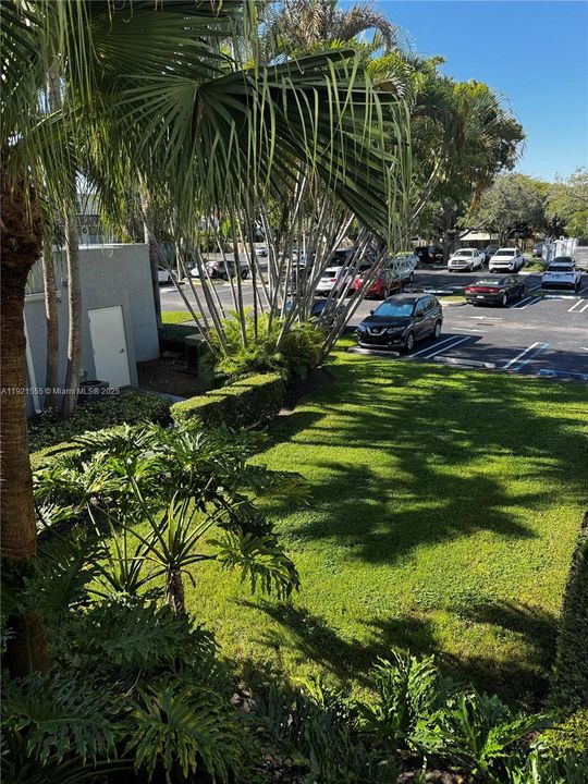 На продажу: $385,000 (2 спален, 1 ванн, 1012 Квадратных фут)