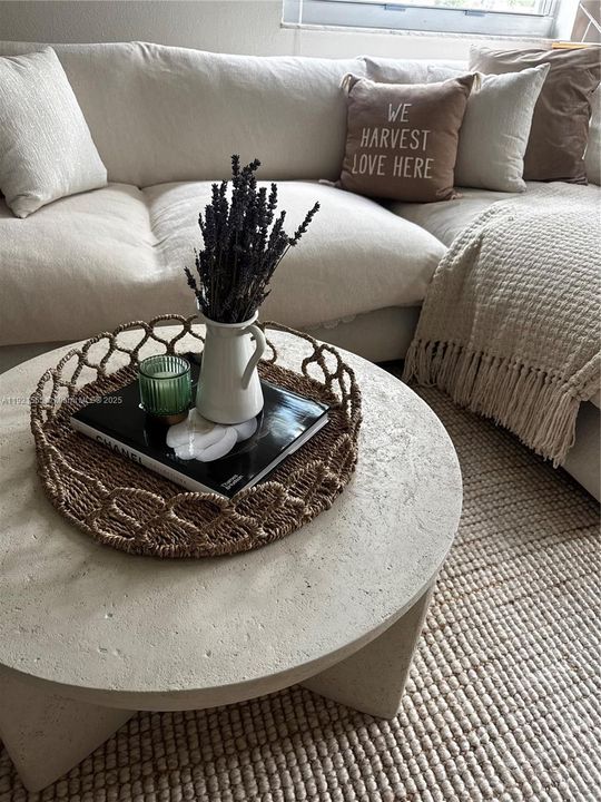 На продажу: $385,000 (2 спален, 1 ванн, 1012 Квадратных фут)