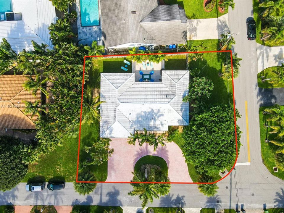 For Sale: $1,450,000 (3 beds, 2 baths, 1889 Square Feet)