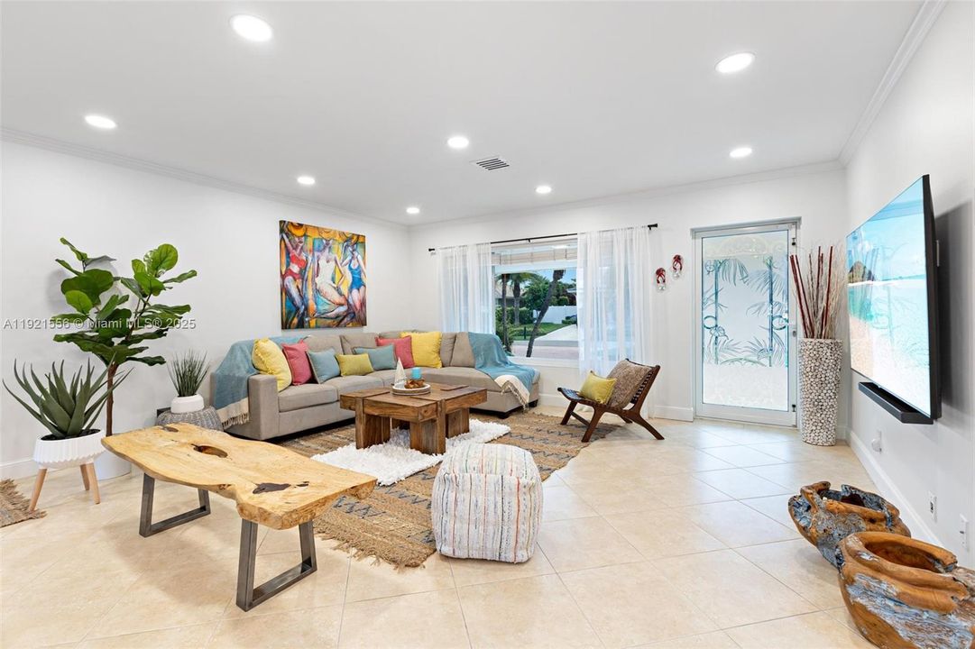 For Sale: $1,450,000 (3 beds, 2 baths, 1889 Square Feet)