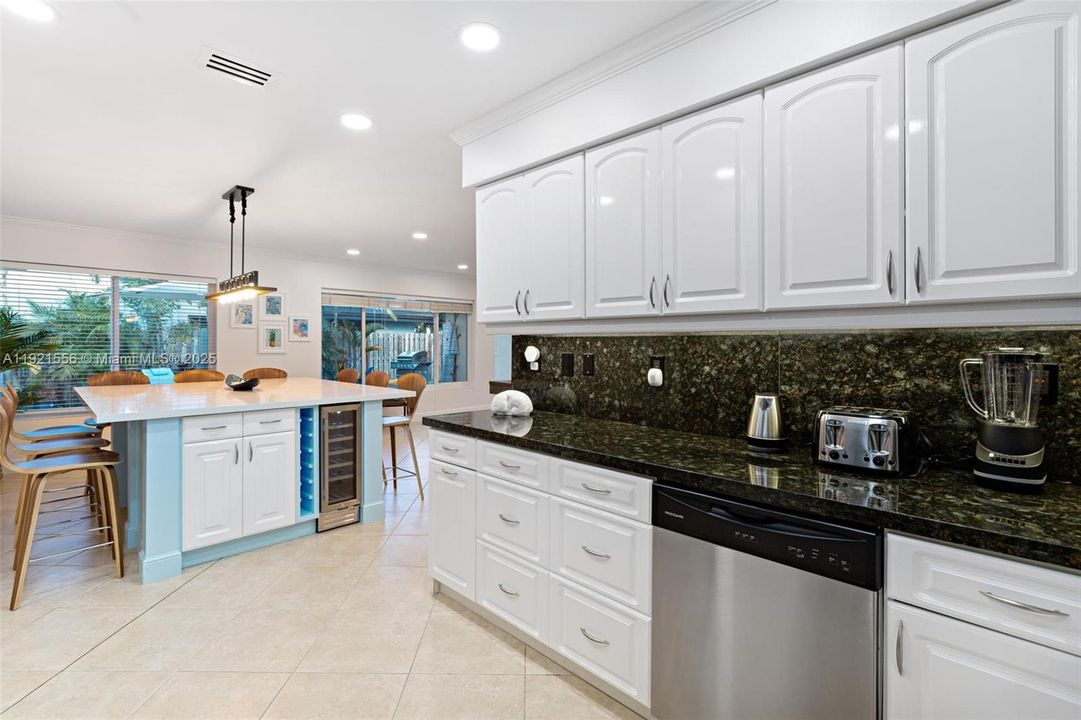 For Sale: $1,450,000 (3 beds, 2 baths, 1889 Square Feet)