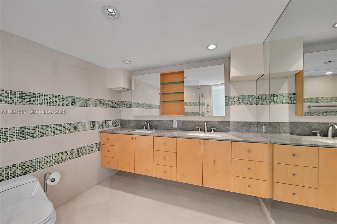 待售: $899,000 (2 贝兹, 2 浴室, 1620 平方英尺)