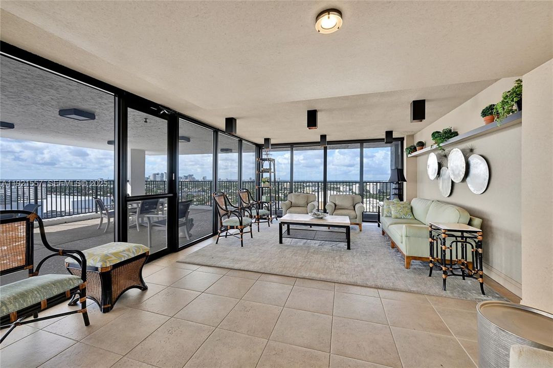 待售: $899,000 (2 贝兹, 2 浴室, 1620 平方英尺)