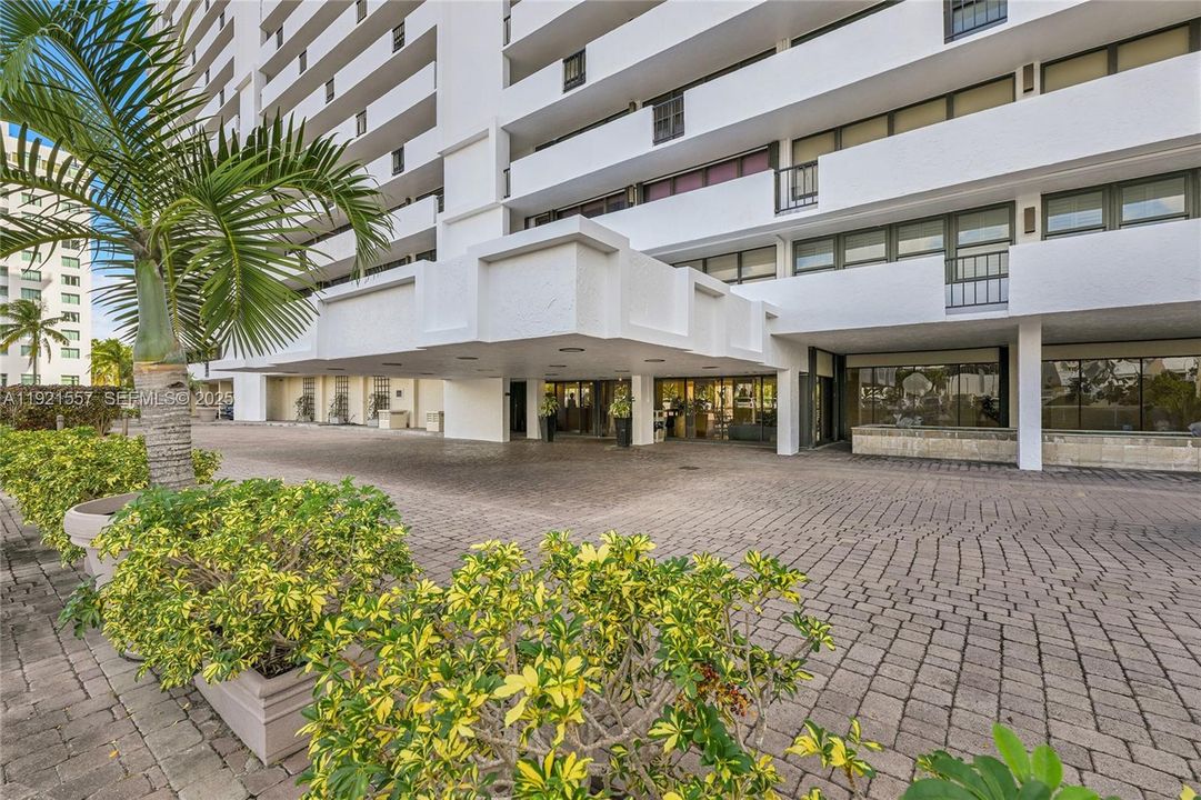 待售: $899,000 (2 贝兹, 2 浴室, 1620 平方英尺)