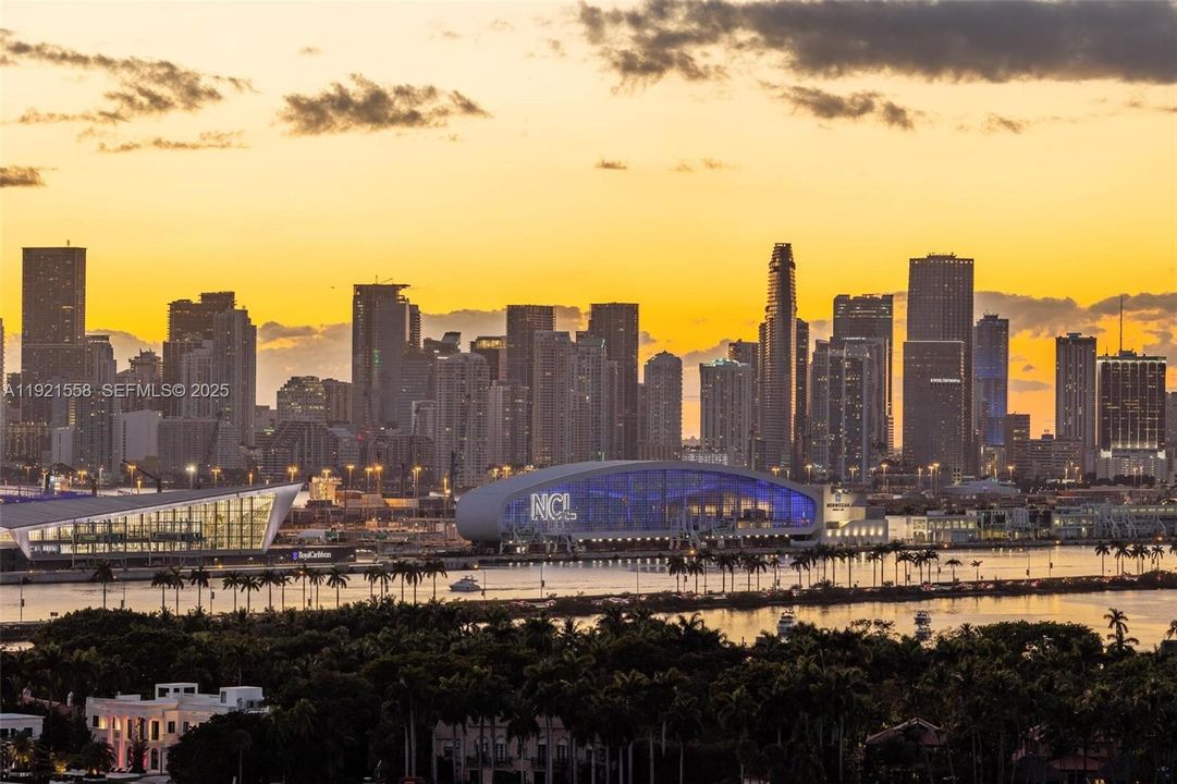 For Sale: $1,790,000 (2 beds, 2 baths, 1147 Square Feet)