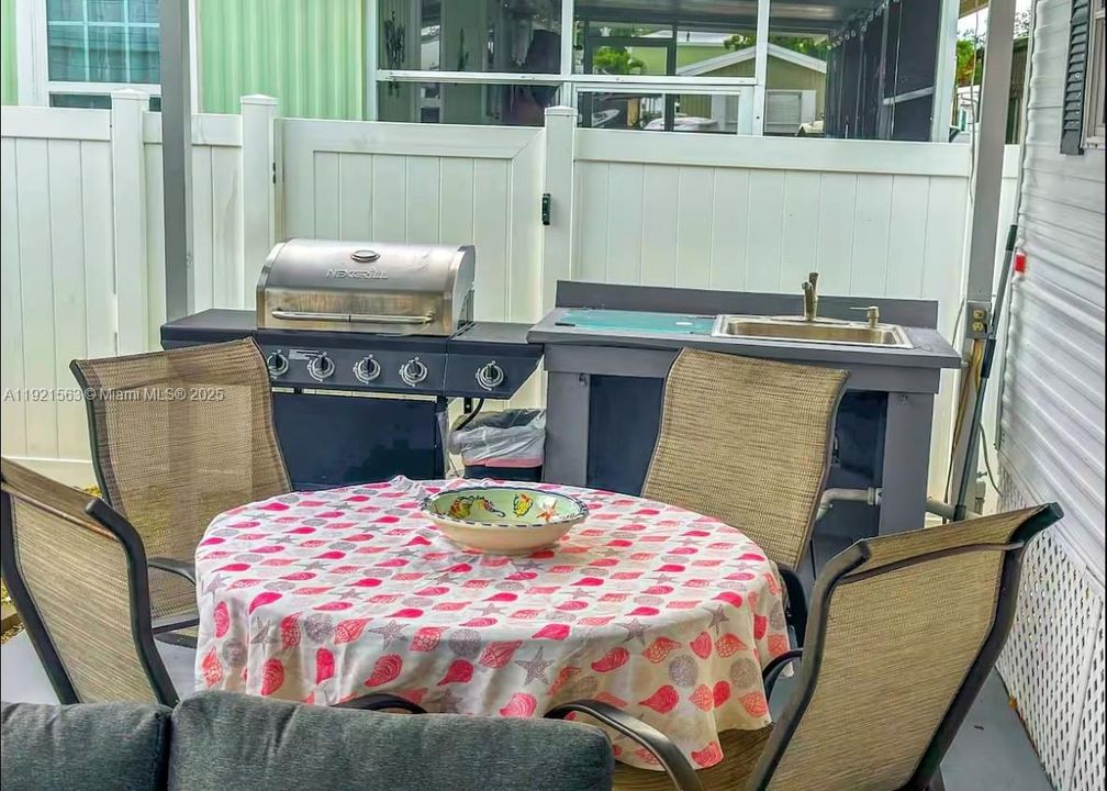 For Sale: $335,000 (2 beds, 1 baths, 0 Square Feet)