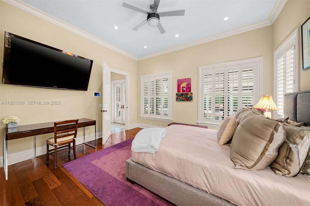 For Sale: $9,795,000 (7 beds, 8 baths, 6962 Square Feet)