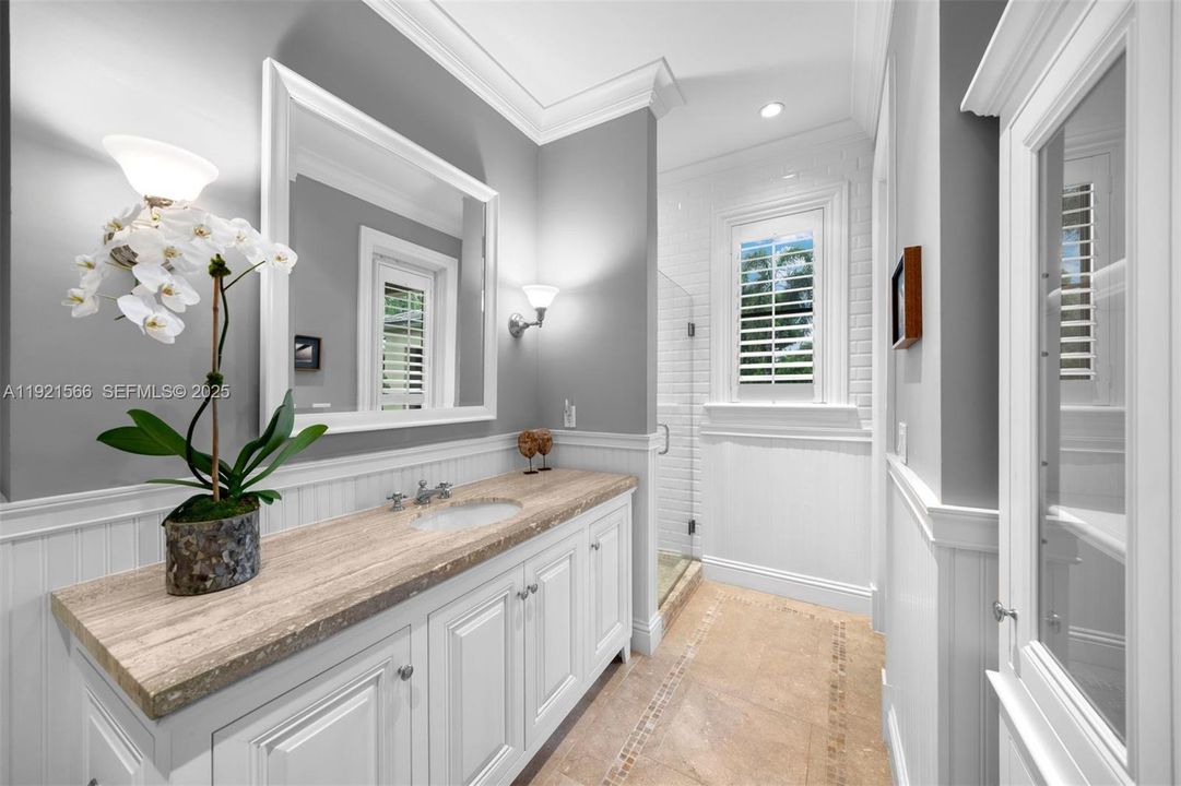 For Sale: $9,795,000 (7 beds, 8 baths, 6962 Square Feet)