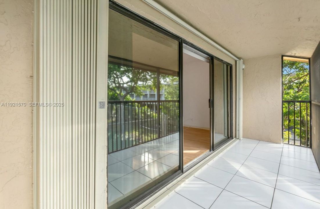 For Sale: $265,000 (2 beds, 2 baths, 1150 Square Feet)