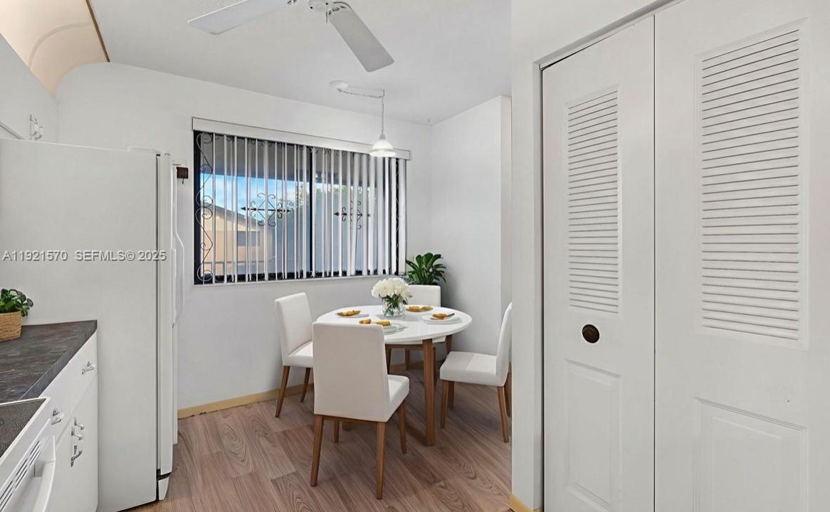 For Sale: $265,000 (2 beds, 2 baths, 1150 Square Feet)