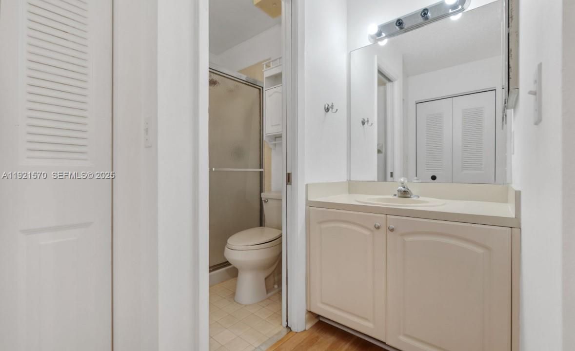 For Sale: $265,000 (2 beds, 2 baths, 1150 Square Feet)