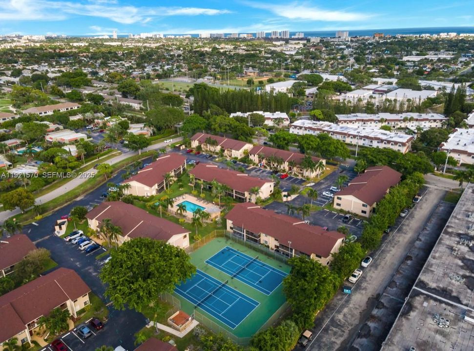 For Sale: $265,000 (2 beds, 2 baths, 1150 Square Feet)