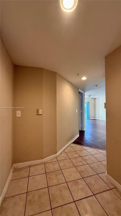 For Rent: $2,150 (2 beds, 2 baths, 1014 Square Feet)