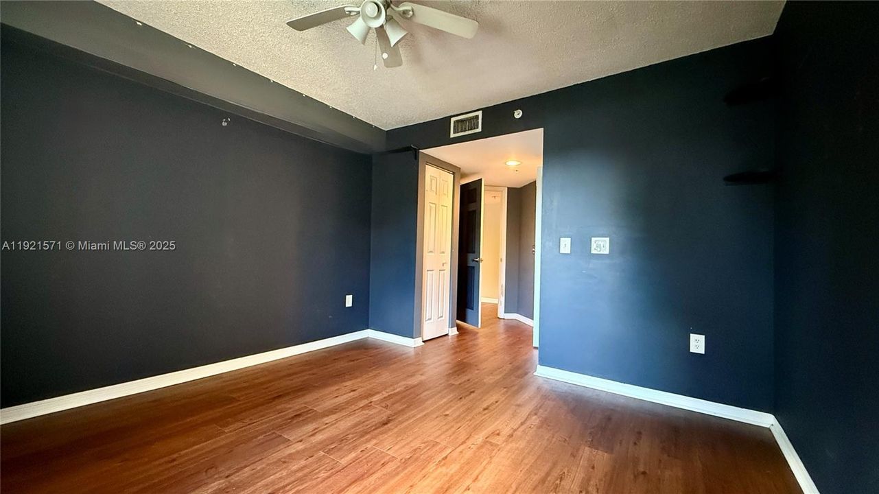 For Rent: $2,150 (2 beds, 2 baths, 1014 Square Feet)