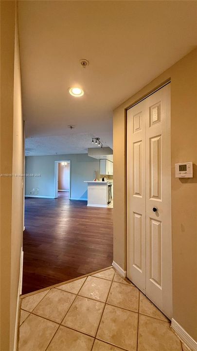 For Rent: $2,150 (2 beds, 2 baths, 1014 Square Feet)