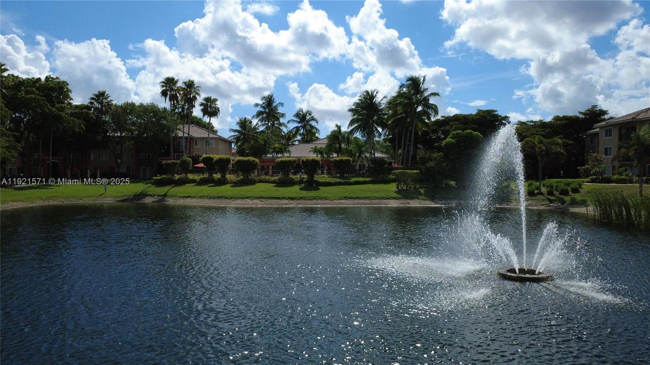 For Rent: $2,150 (2 beds, 2 baths, 1014 Square Feet)