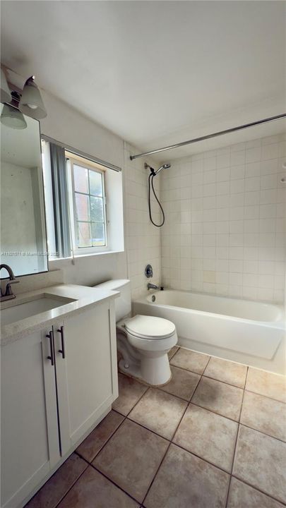 For Rent: $2,150 (2 beds, 2 baths, 1014 Square Feet)