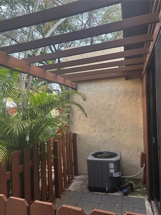 For Rent: $2,600 (2 beds, 2 baths, 1136 Square Feet)