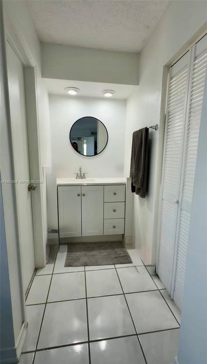 For Sale: $368,000 (3 beds, 2 baths, 885 Square Feet)