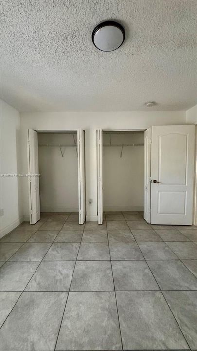 For Rent: $2,600 (2 beds, 1 baths, 950 Square Feet)