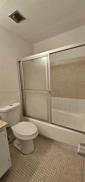 Active With Contract: $2,300 (2 beds, 2 baths, 957 Square Feet)