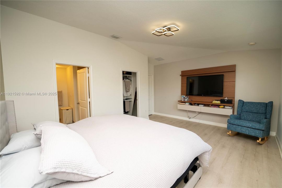 En Venta: $545,000 (3 camas, 2 baños, 1798 Pies cuadrados)