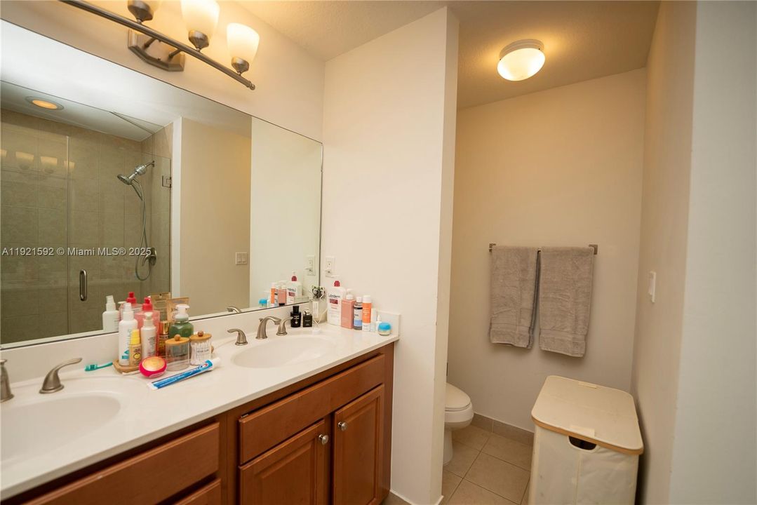 En Venta: $545,000 (3 camas, 2 baños, 1798 Pies cuadrados)