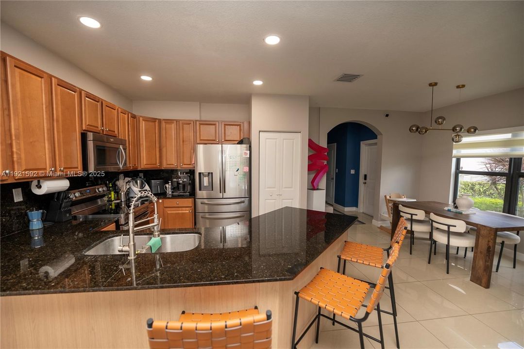 En Venta: $545,000 (3 camas, 2 baños, 1798 Pies cuadrados)