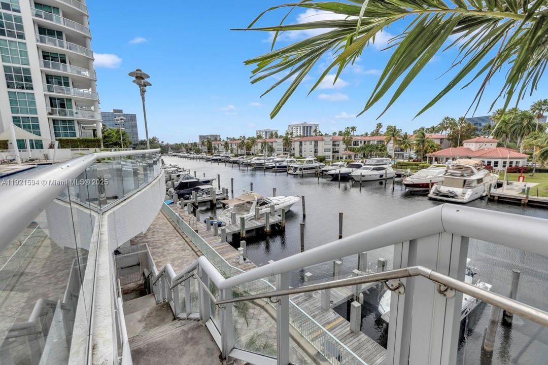 For Sale: $1,650,000 (4 beds, 4 baths, 3142 Square Feet)