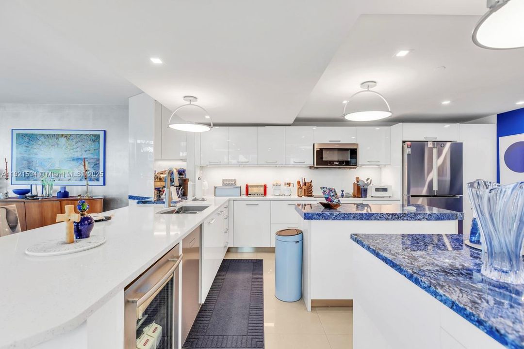 For Sale: $1,650,000 (4 beds, 4 baths, 3142 Square Feet)