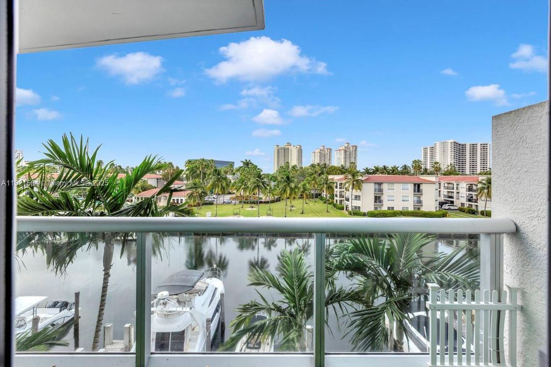 For Sale: $1,650,000 (4 beds, 4 baths, 3142 Square Feet)