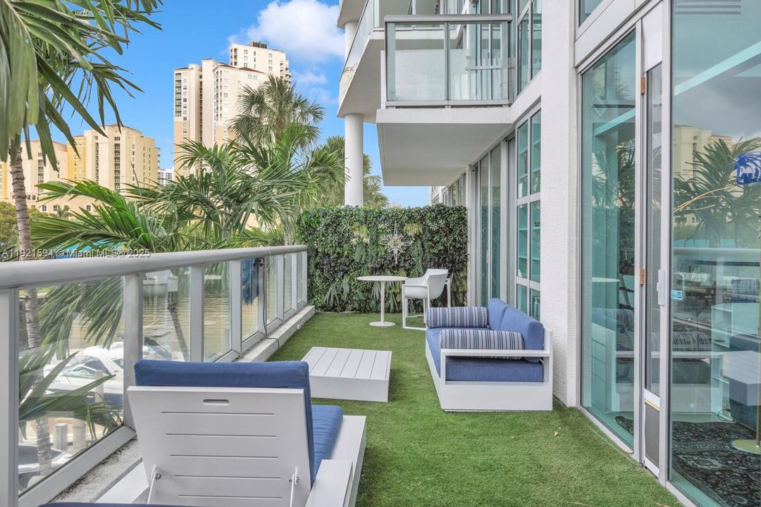 For Sale: $1,650,000 (4 beds, 4 baths, 3142 Square Feet)