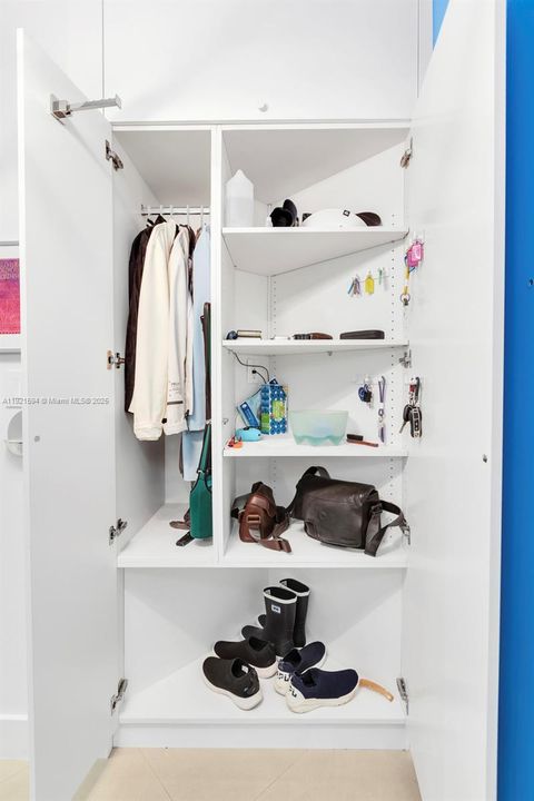 For Sale: $1,650,000 (4 beds, 4 baths, 3142 Square Feet)