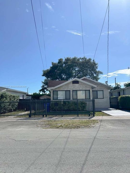 For Sale: $739,900 (0 beds, 0 baths, 1715 Square Feet)