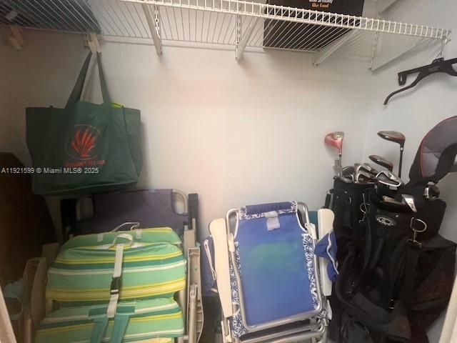 For Sale: $220,000 (1 beds, 0 baths, 689 Square Feet)